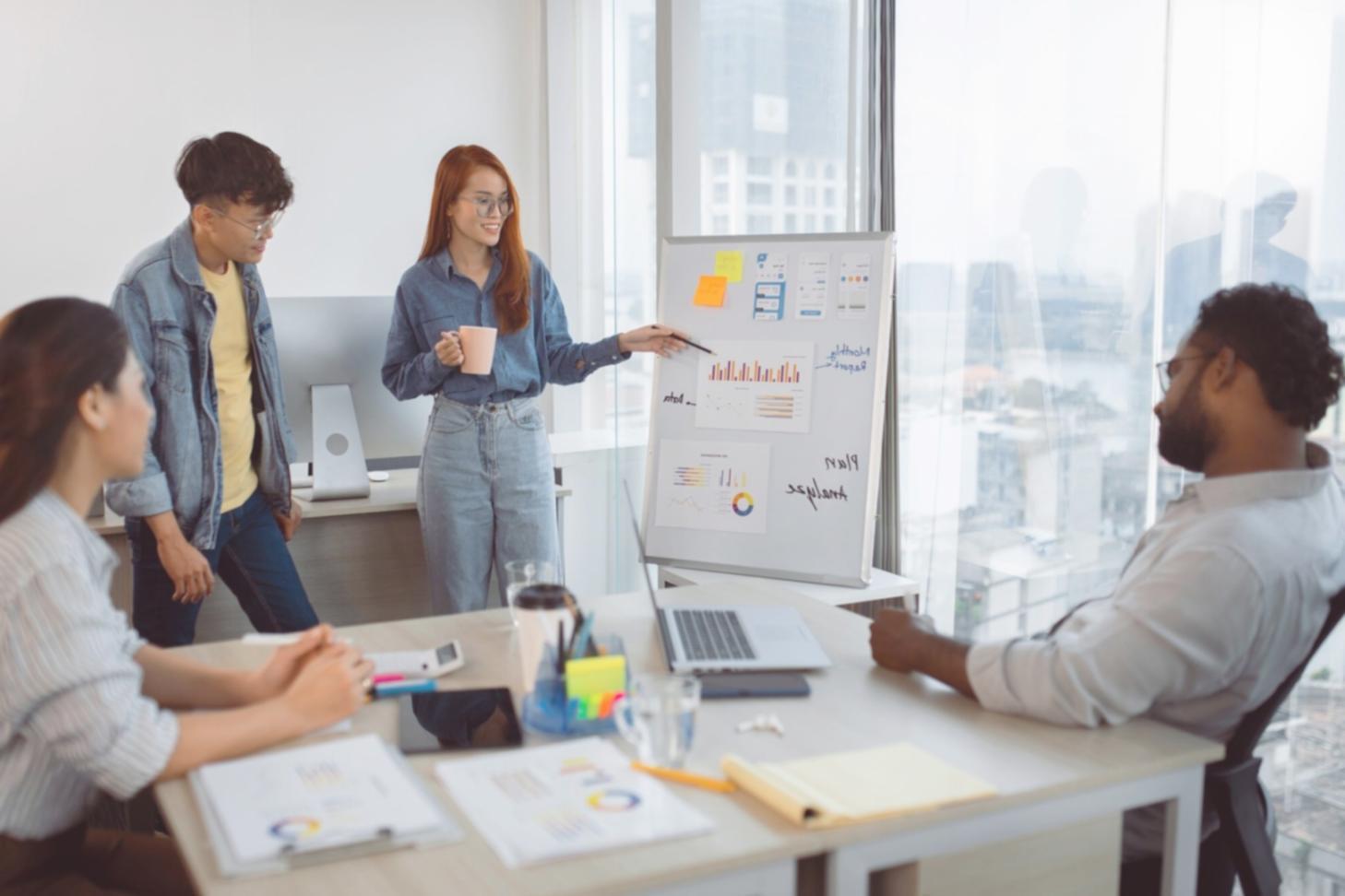 Análisis de datos y métricas financieras en dashboard empresarial